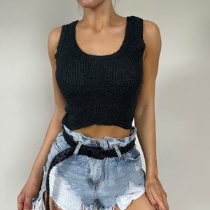 Olivaceous Hunter Green Sleeveless Knit Crop Tank Top with Scoop Neck Design - M